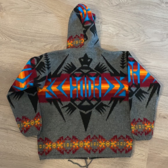 Artesan Hand Made Ecuadorian Wool Hoodie - Picture 3 of 10